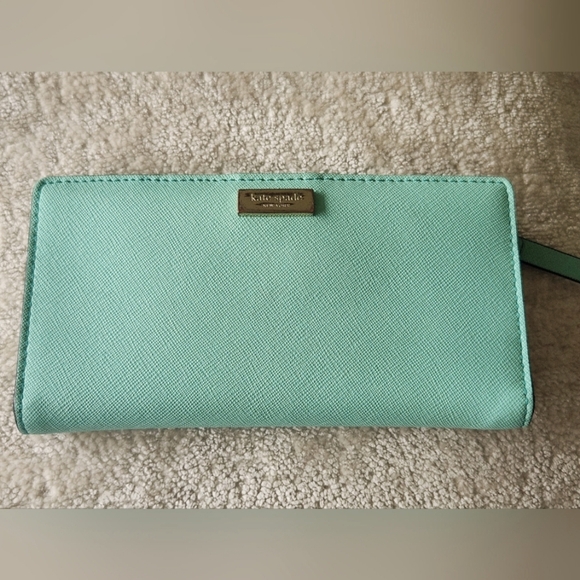 Kate Spade Laurel Way Reese Bifold Wallet Mint Green Color. *See Photos - Picture 1 of 15